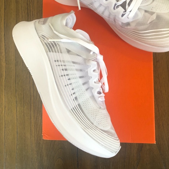 Nike Zoom Fly white running Sneaker - Picture 3 of 8